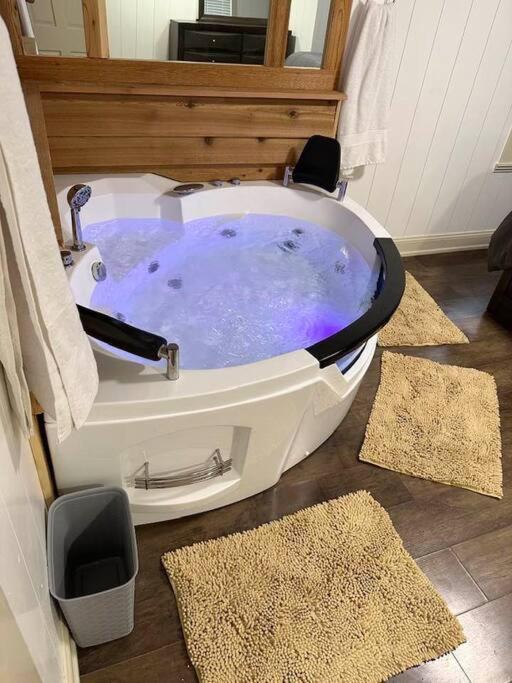 Hot Tub 5 Beds Leilighet Moorhead Eksteriør bilde